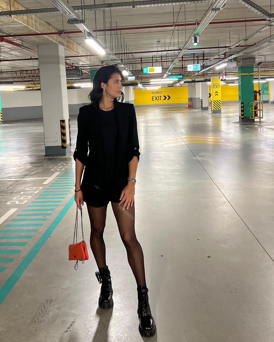 😍郑钦文明天将战马竞门神奥布拉克的女友，她比奥布拉克小8岁